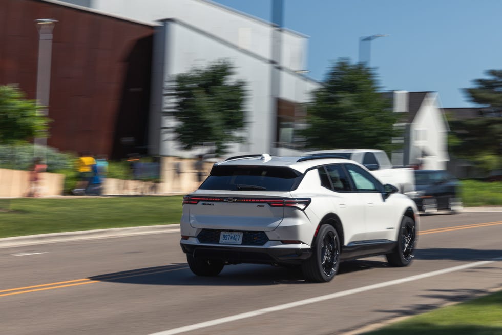 View Photos of the 2024 Chevrolet Equinox EV