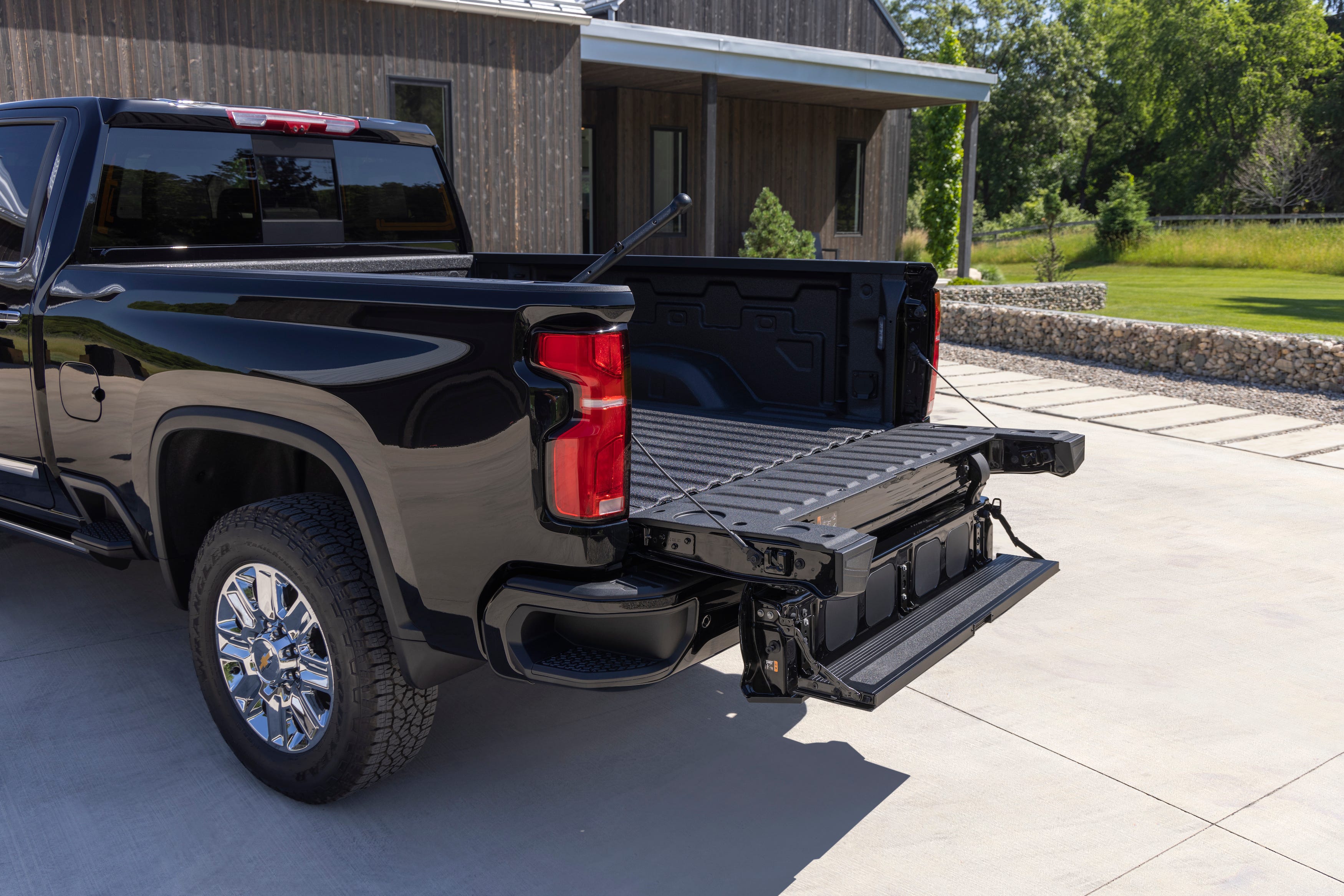 View Photos of the 2024 Chevrolet Silverado HD