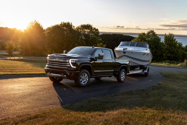 View Photos of the 2024 Chevrolet Silverado HD