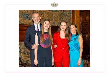 los reyes felipe y letizia con sus hijas christmas 2024
