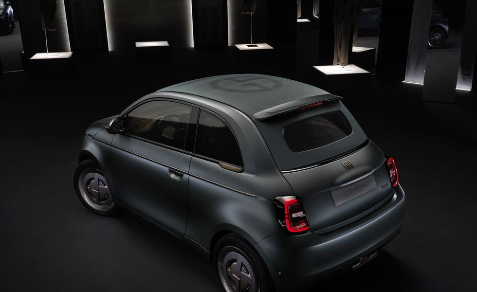 metalen Decimale opzettelijk Fiat's Iconic 500 City Car to Return to U.S. in 2024 as an EV