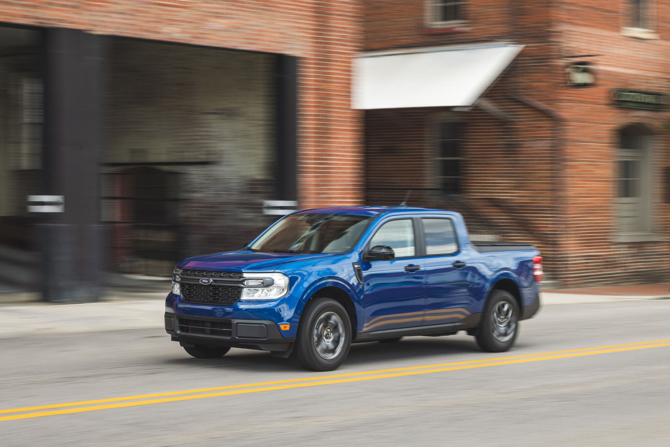 2024 Ford Maverick ®: The Compact Pickup That Loads a Punch thumbnail