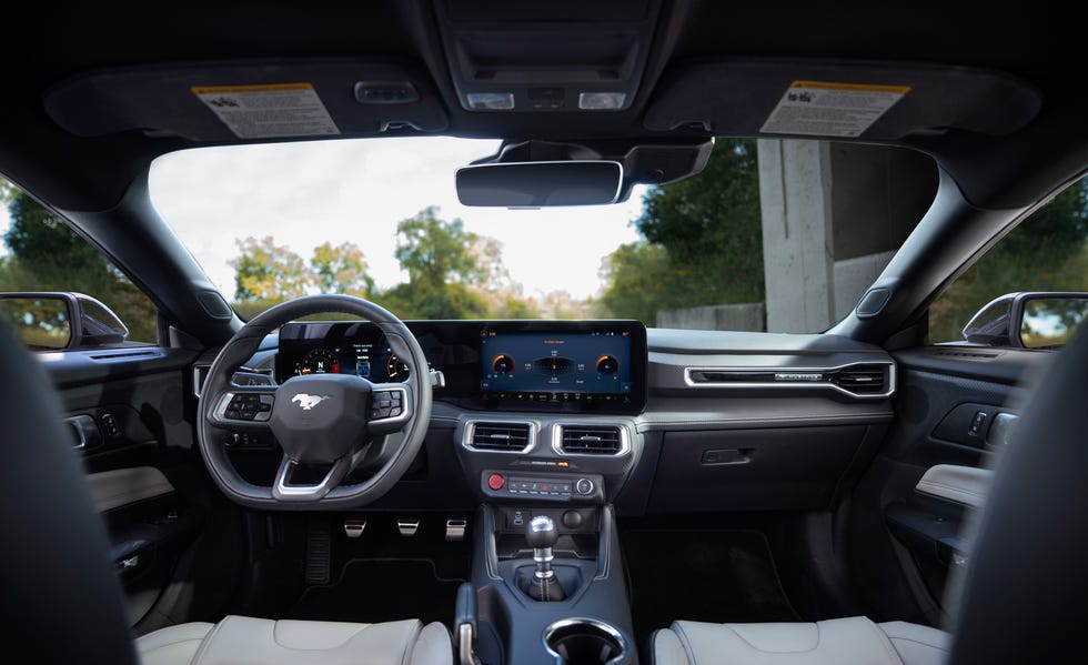 2024 ford mustang interior