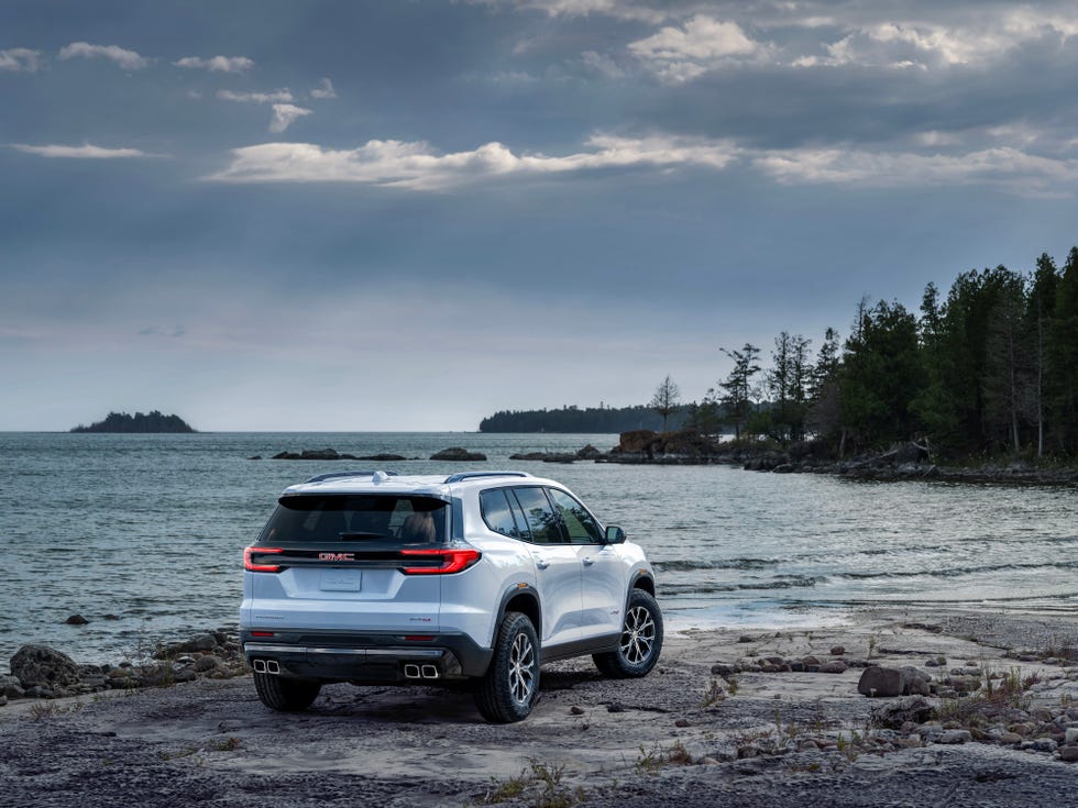 2025 gmc acadia rear