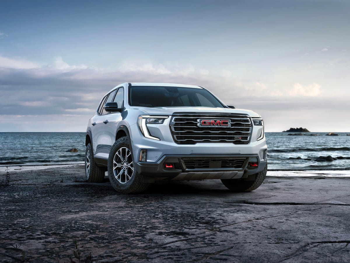 2025 GMC Acadia Review, Pricing, and Specs