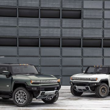 The 2022 GMC HUMMER EV is designed to be an off-road beast, with - Automais
