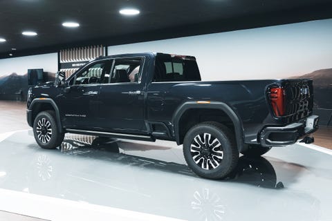 View Photos of the 2024 GMC Sierra HD