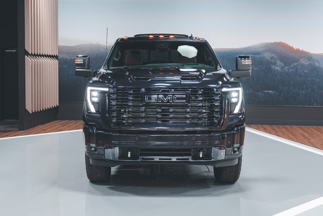 View Photos of the 2024 GMC Sierra HD