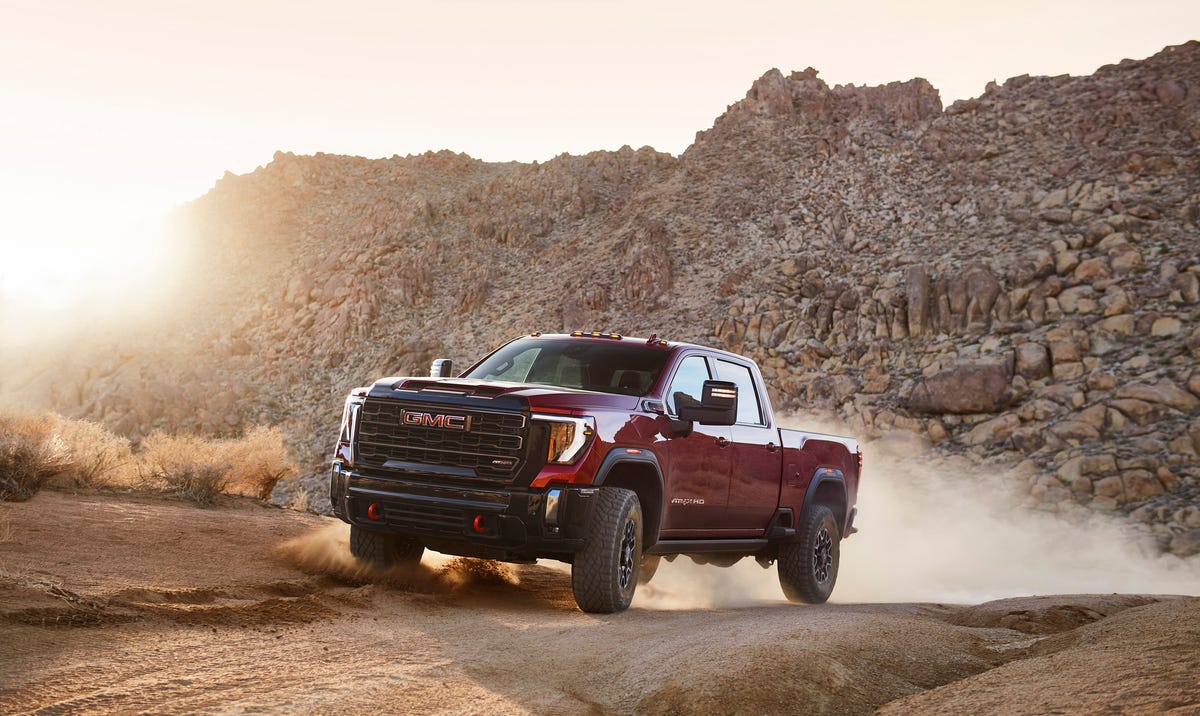 View Photos of the 2024 GMC Sierra 2500HD AT4X