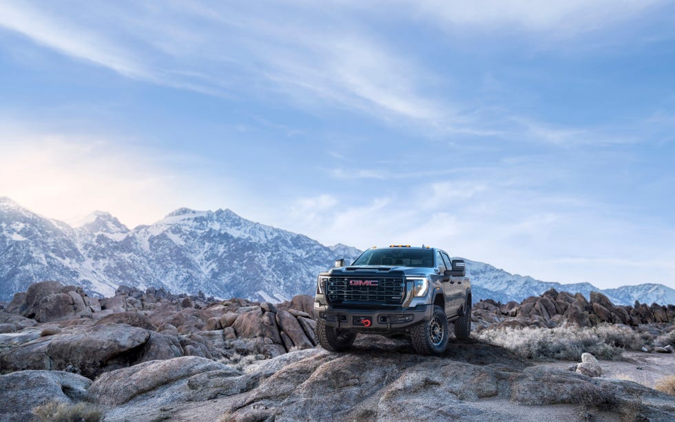 View Photos of the 2024 GMC Sierra 2500HD AT4X