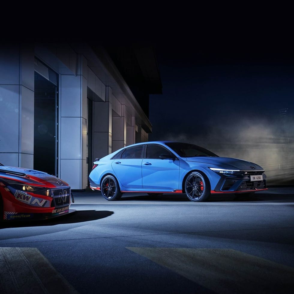 2024 Hyundai Elantra N 2024 Acura Integra Type R vs Hyundai Elantra N