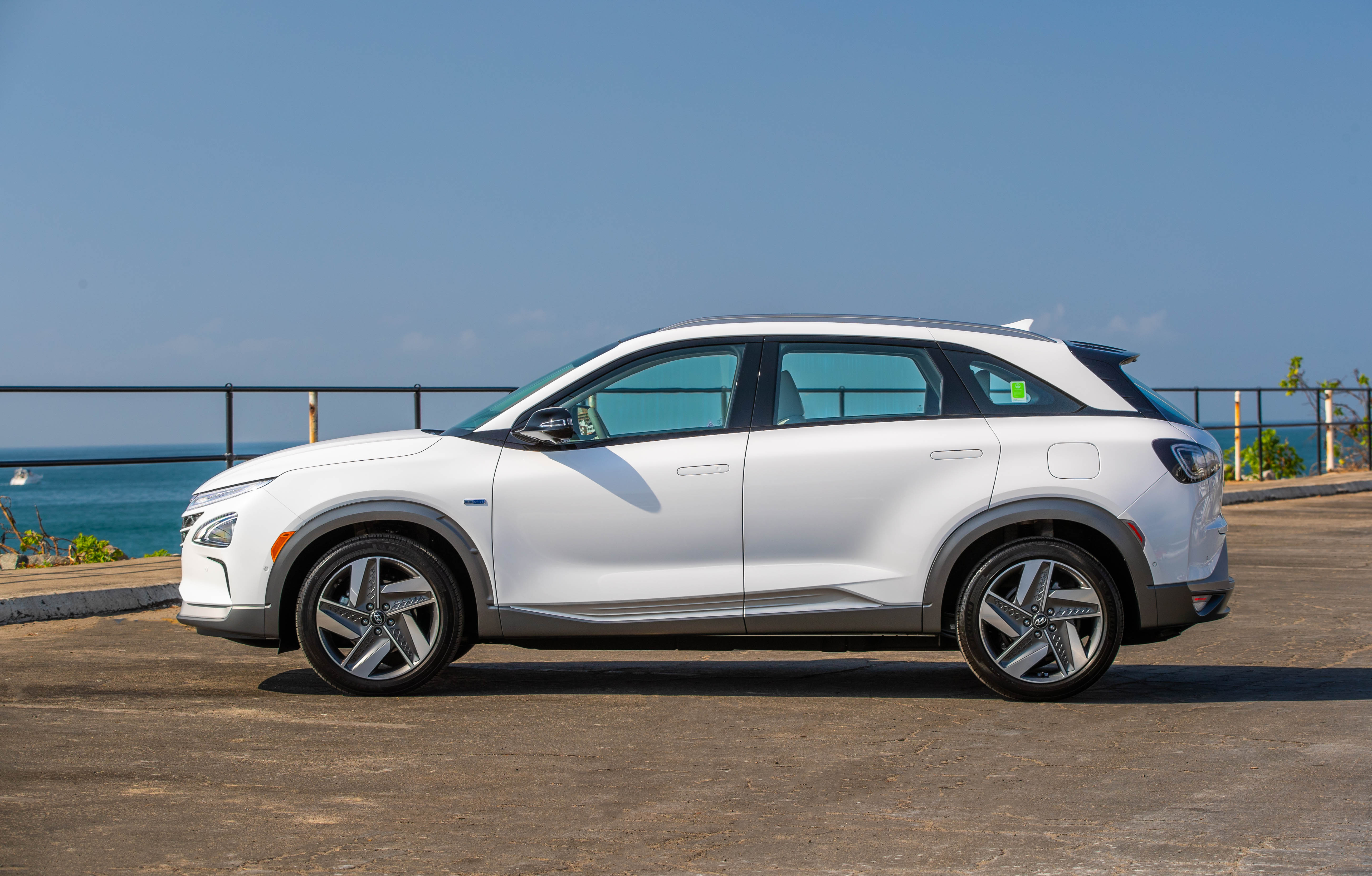 2024 hyundai nexo side profile