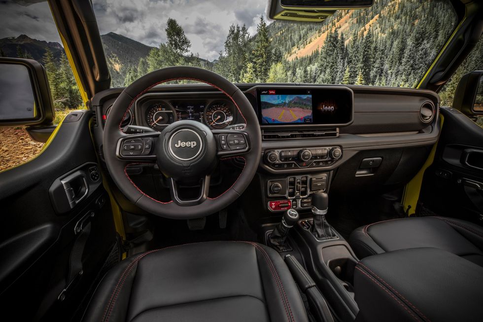 View Interior Photos of the 2024 Jeep Gladiator