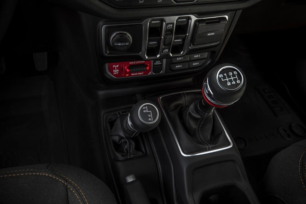2024 jeep gladiator interior