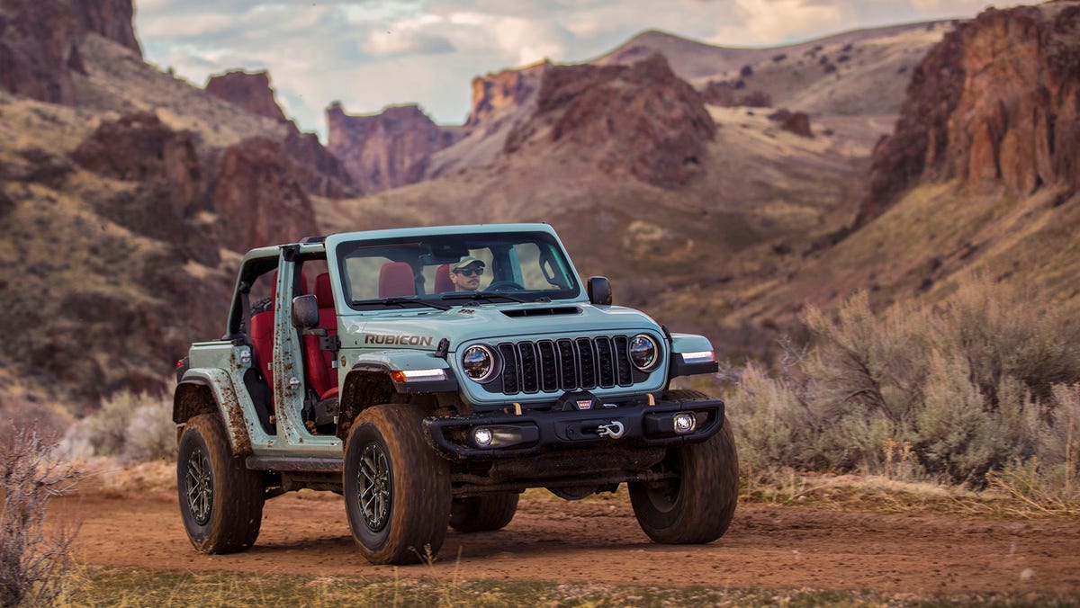 2024 Jeep Wrangler Risks It All with Changed Grille - It Works