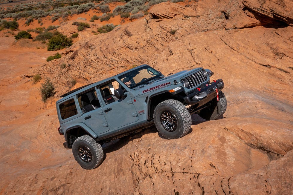 2025 Jeep Wrangler V-6 Is Once Again Available with an Automatic