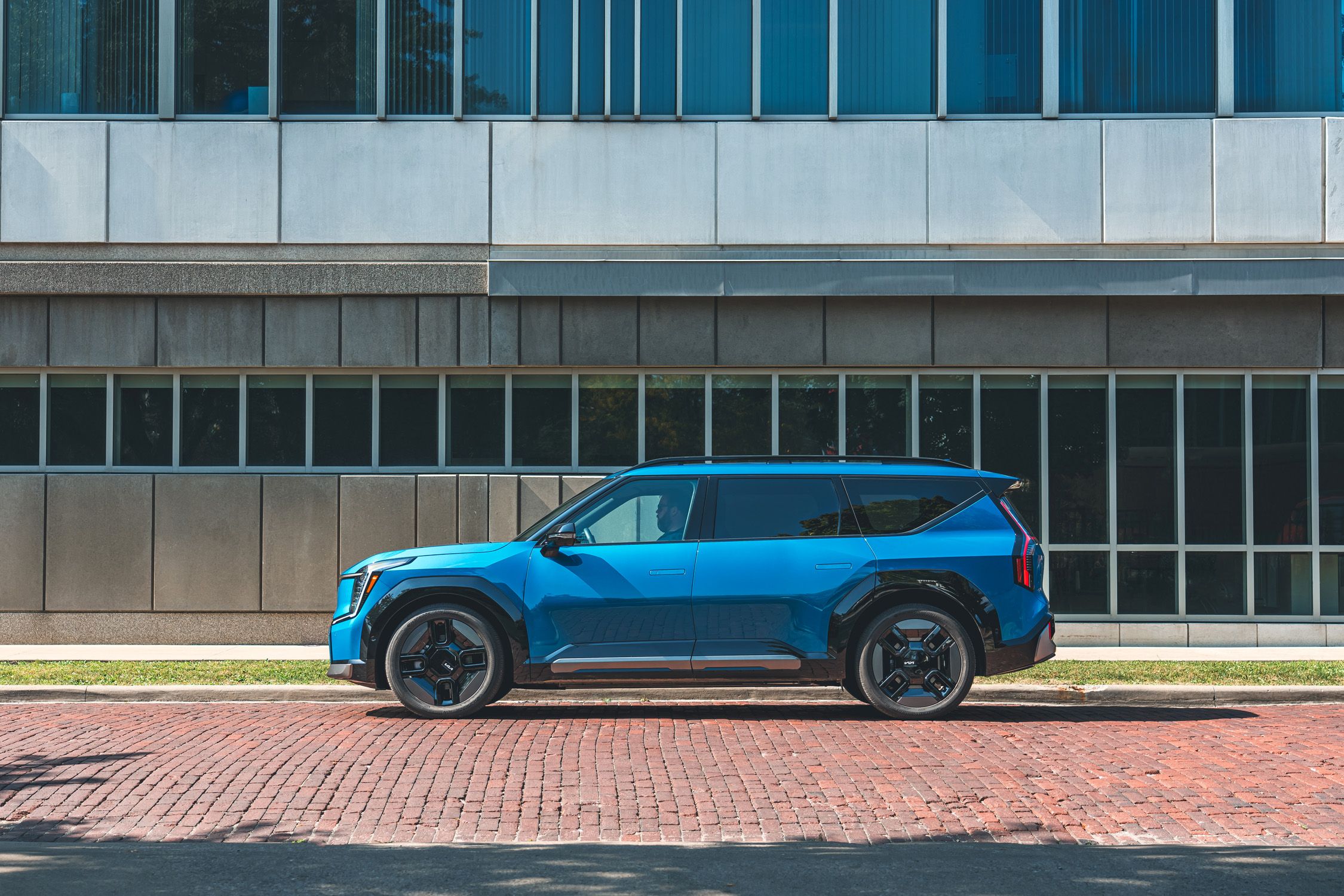 Best Electric SUVs for 2024 and 2025, Ranked