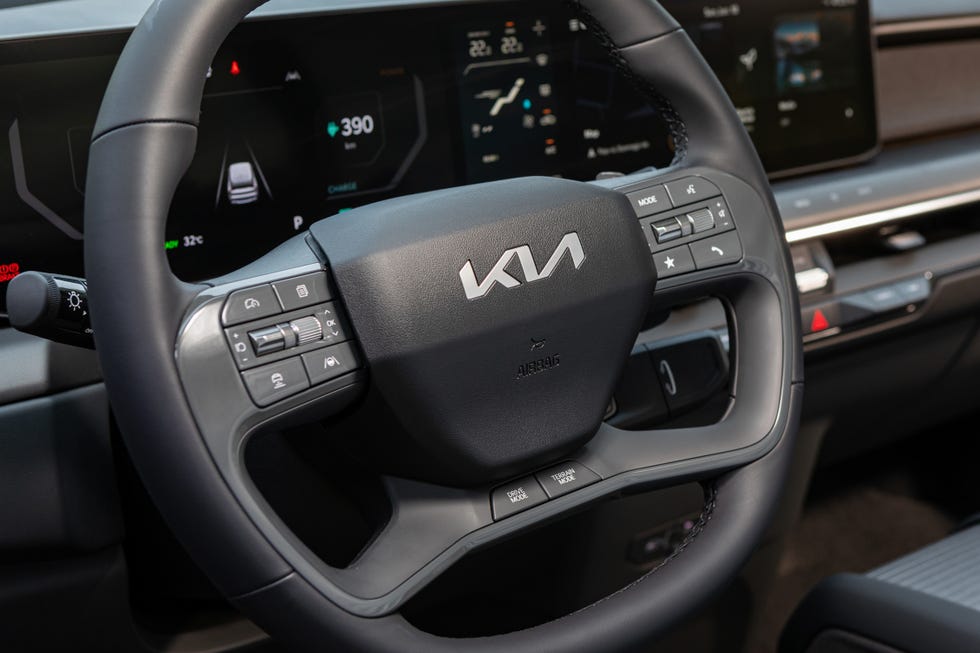 View Photos of the 2024 Kia EV9