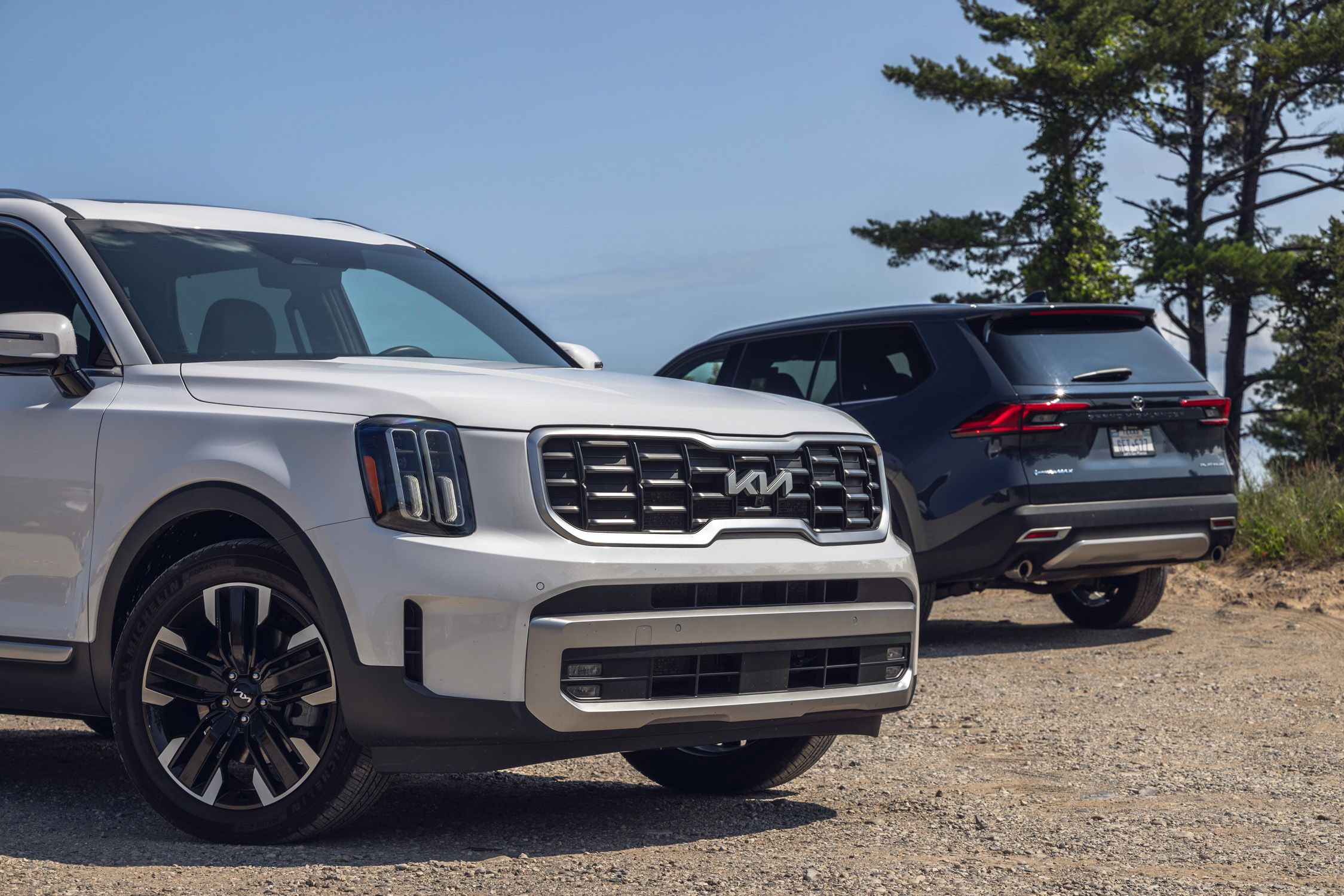 2023 Kia Telluride vs. 2024 Toyota Grand Highlander Drivebuzz