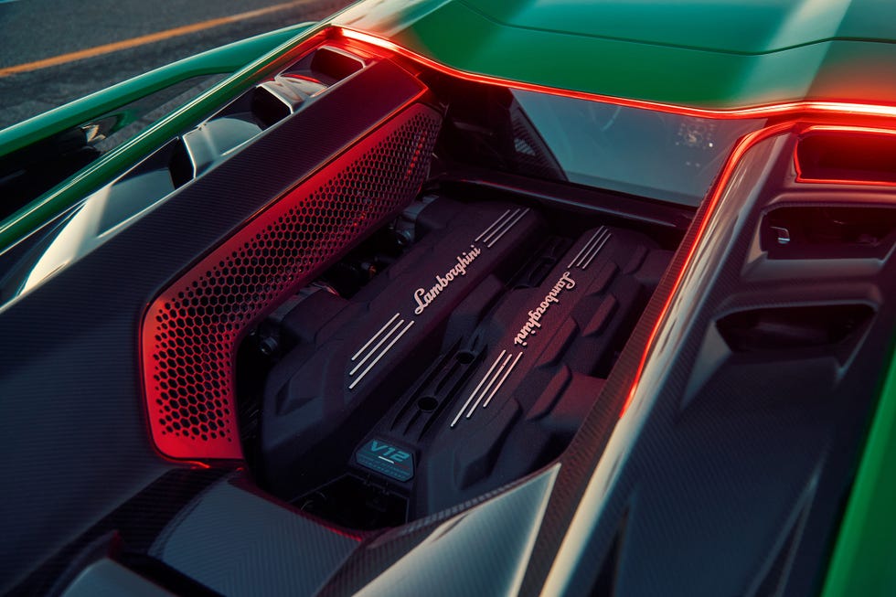 2024 lamborghini revuelto