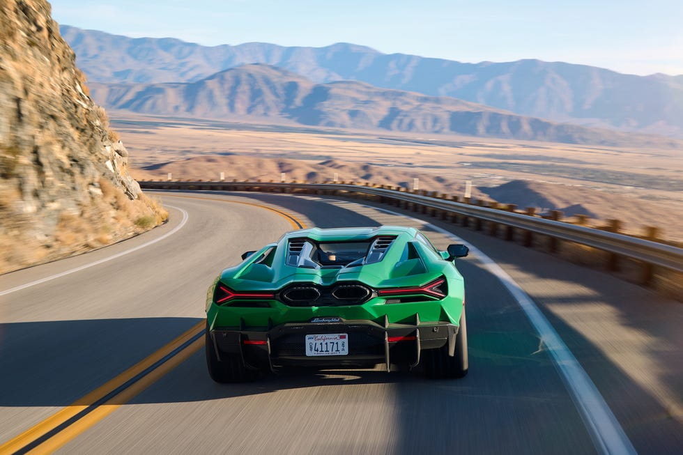 2024 lamborghini revuelto