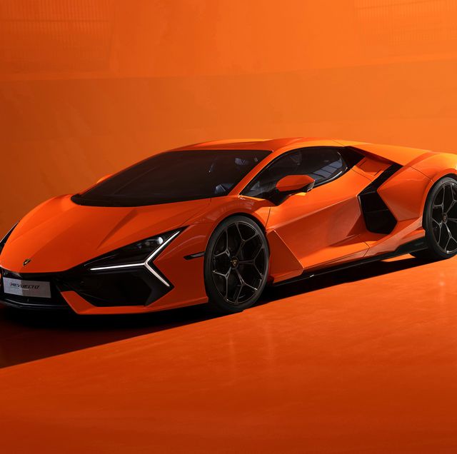 1001-HP 2024 Lamborghini Revuelto Remixes the V-12 Supercar
