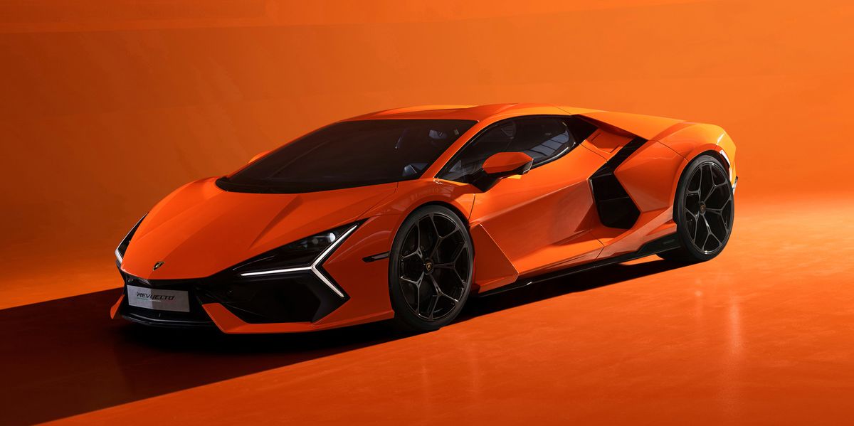 1001-HP 2024 Lamborghini Revuelto Remixes the V-12 Supercar