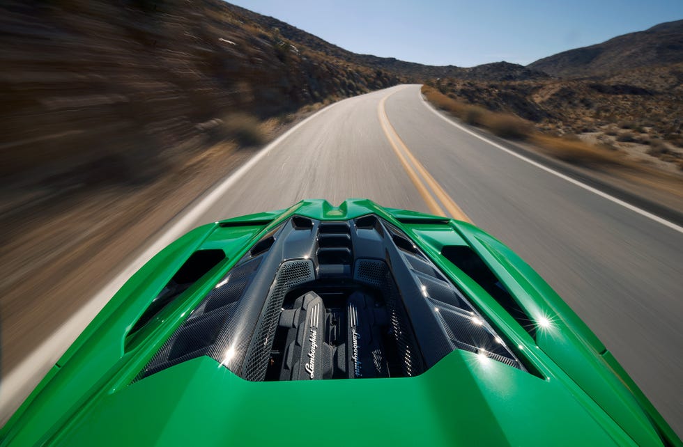 2024 lamborghini revuelto