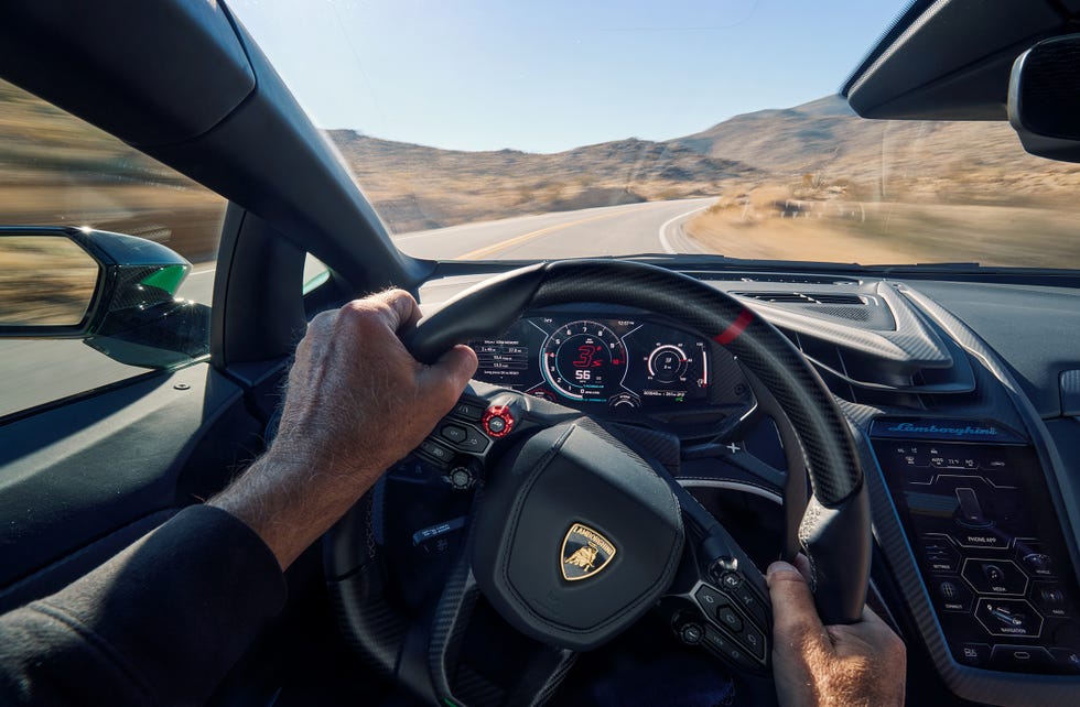2024 lamborghini revuelto