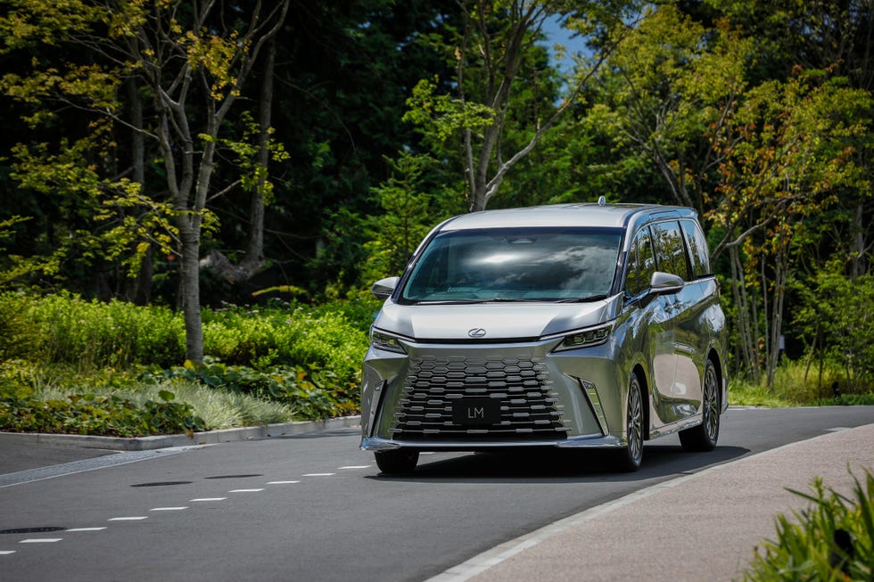 2024 Lexus Lm500h 2024 lexus lm500h