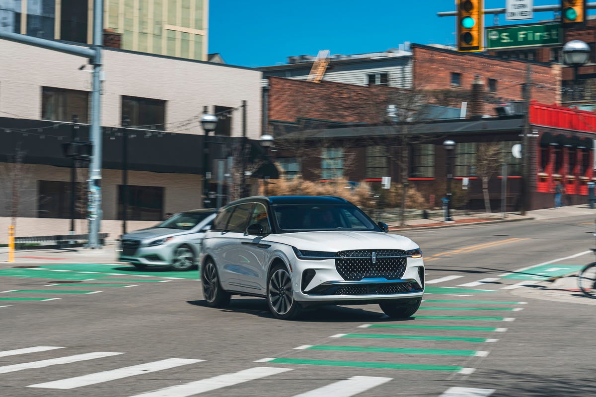 Bumper Kit | LINCOLN NAUTILUS 2025