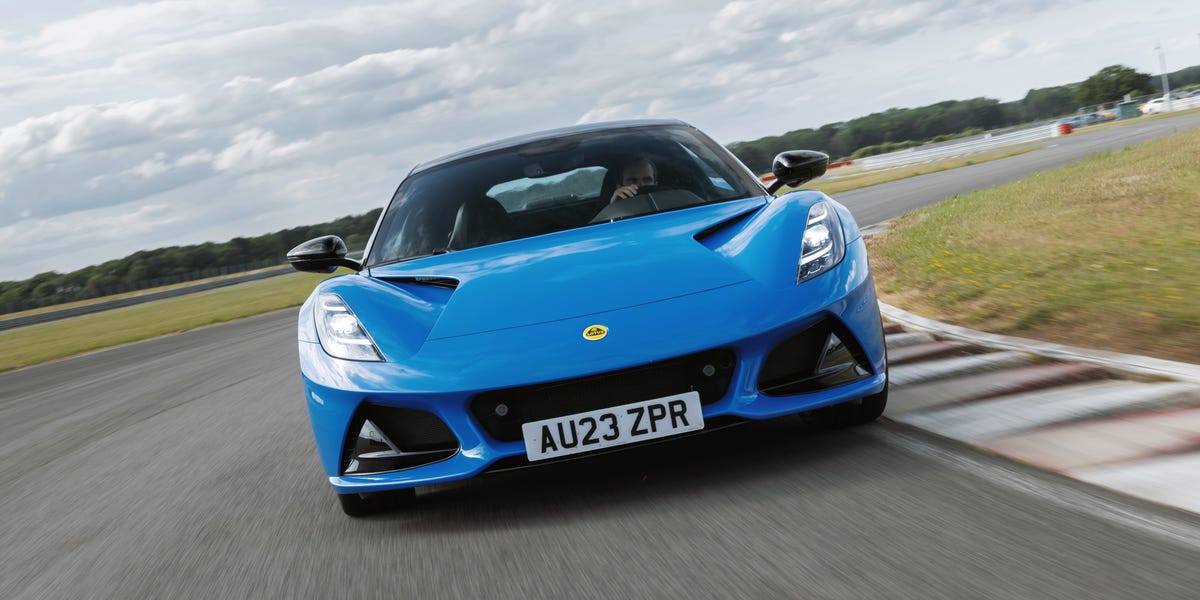 2024 Lotus Emira 2.0 Brings Back the Four-Cylinder