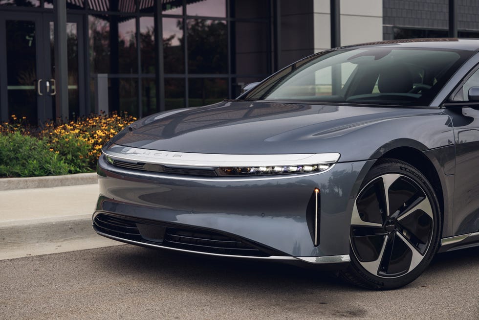 2024 lucid air pure rwd
