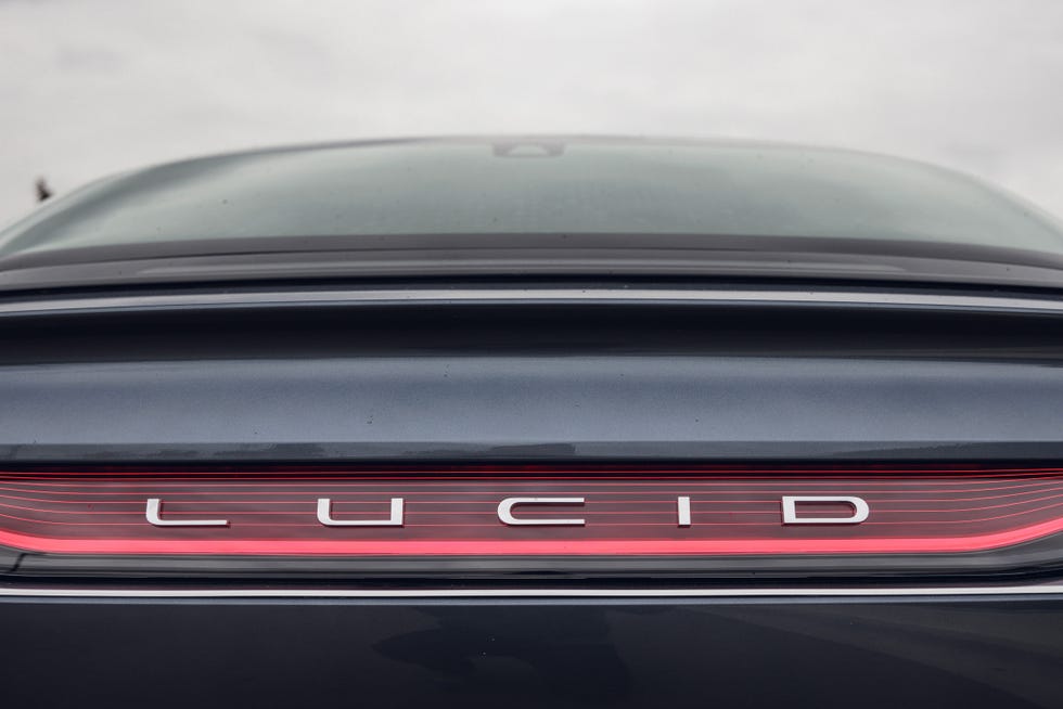 2024 lucid air pure rwd