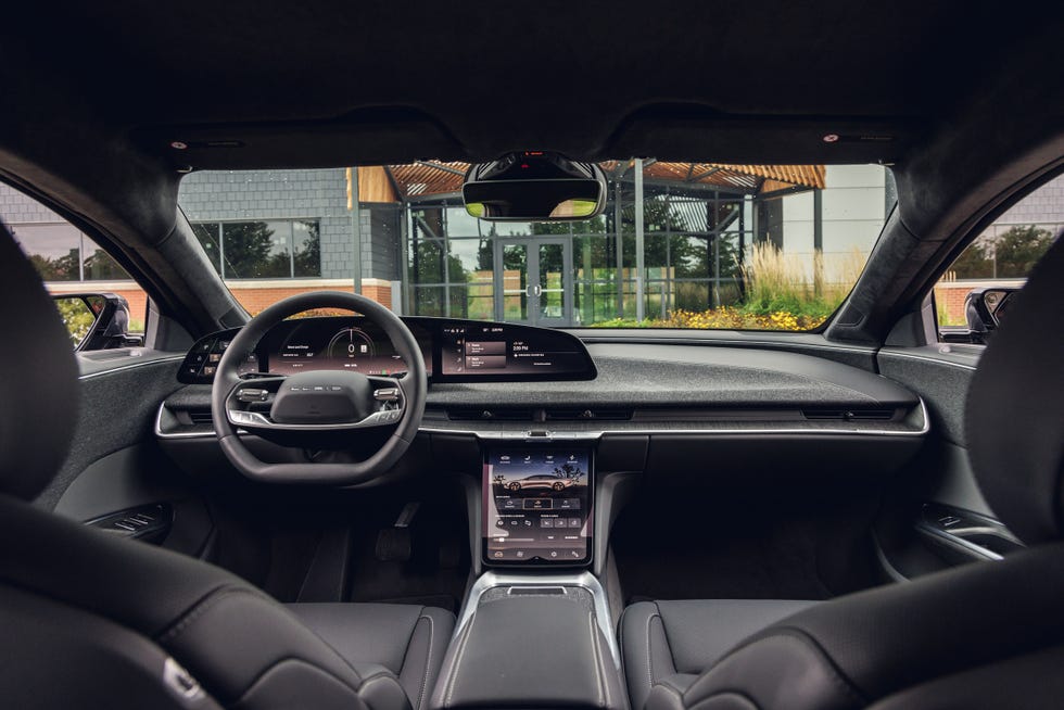 2024 lucid air pure rwd