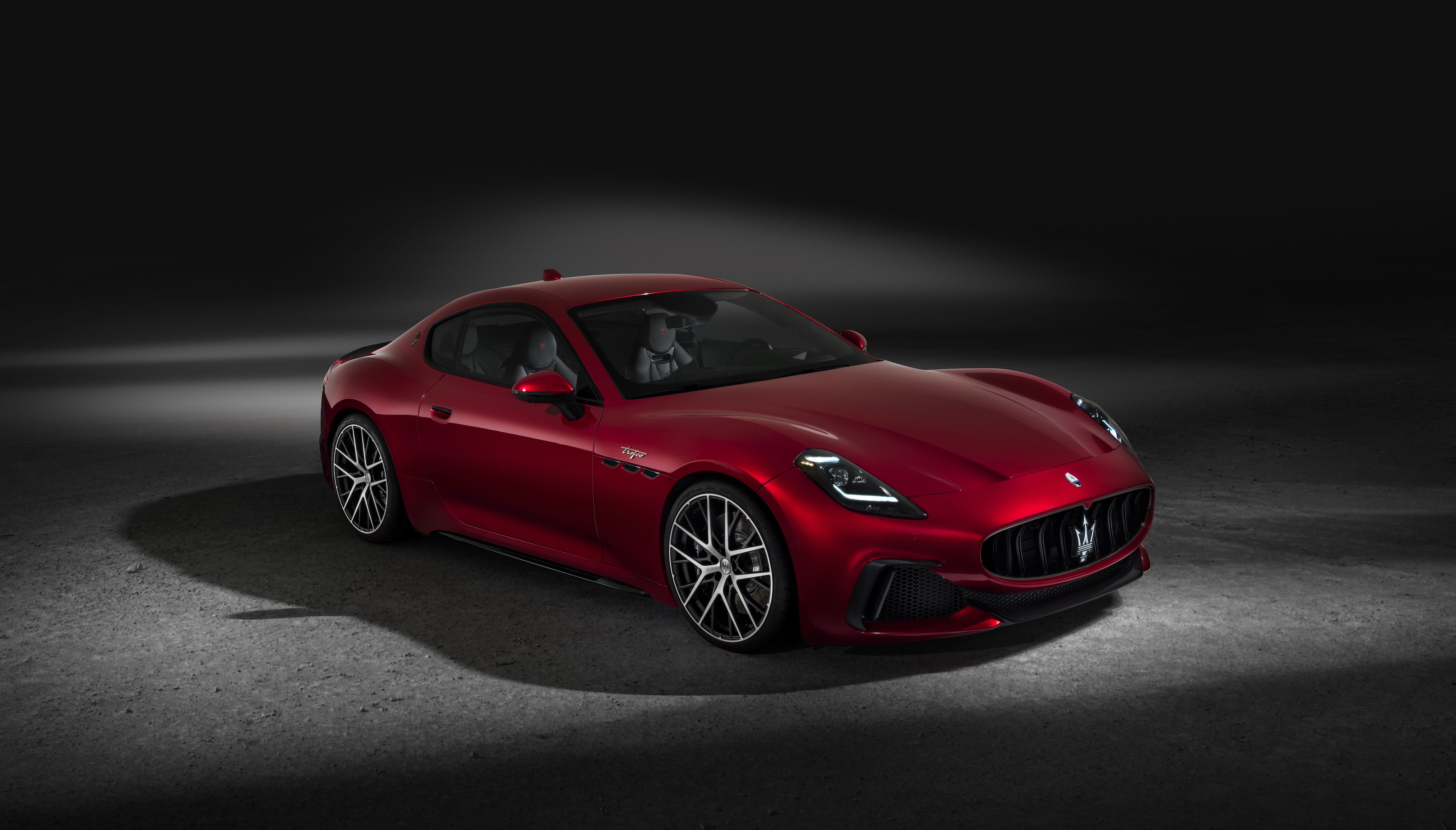 https://hips.hearstapps.com/hmg-prod/images/2024-maserati-granturismo-trofeo-101-1664572206.jpg