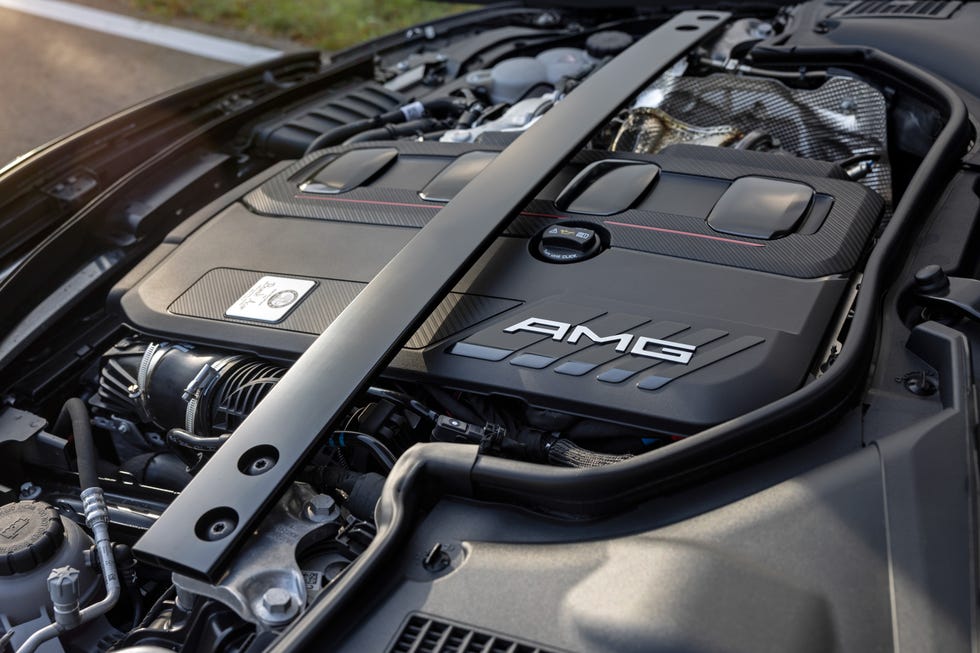 2024 mercedes amg c63 se hiệu suất xe ga