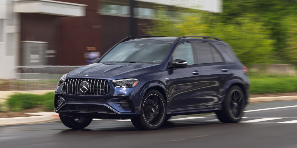 View Photos of the 2024 Mercedes-AMG GLE53