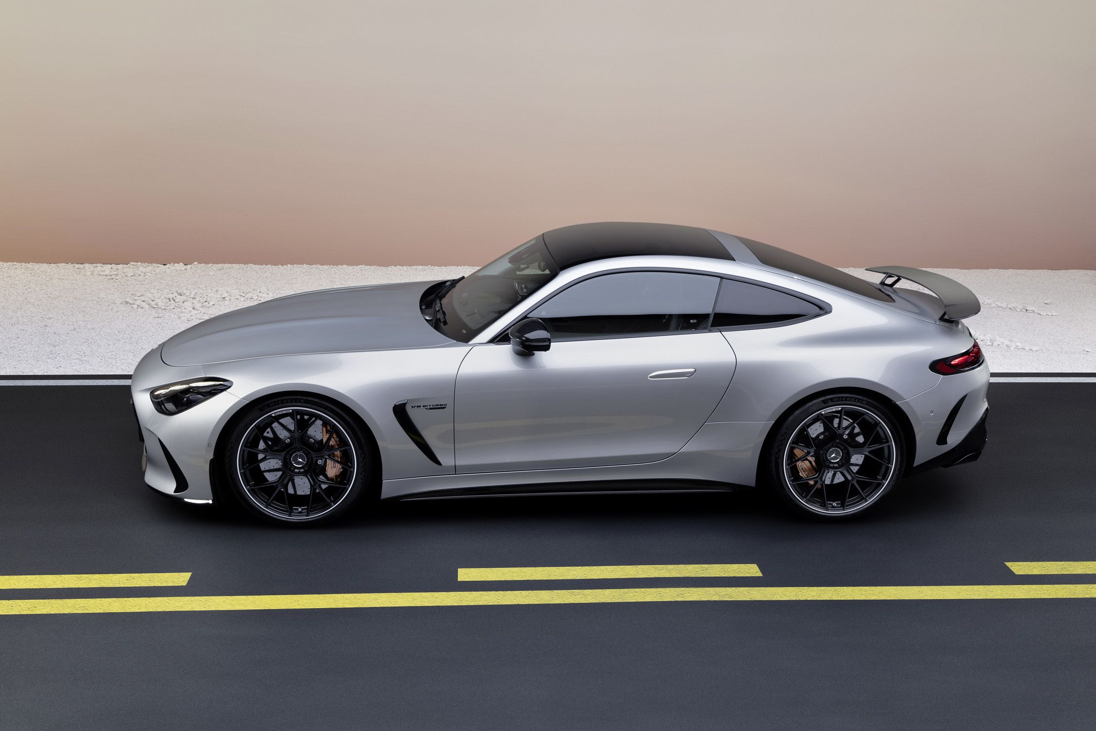 2024 Mercedes-Benz AMG GT Photos: A Next Generation Sports Car - Bloomberg