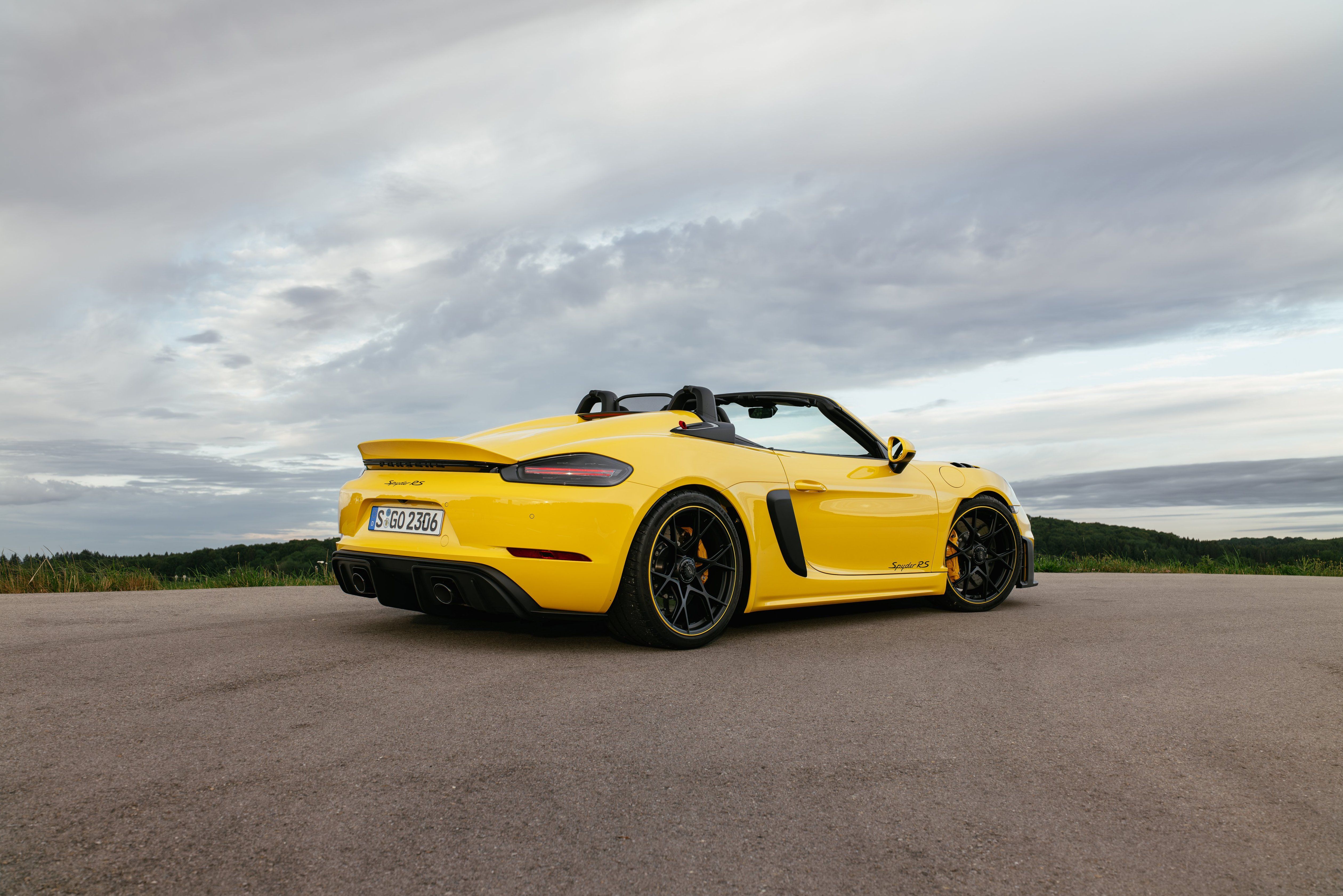 View Photos of the 2024 Porsche 718 Spyder RS TrendRadars