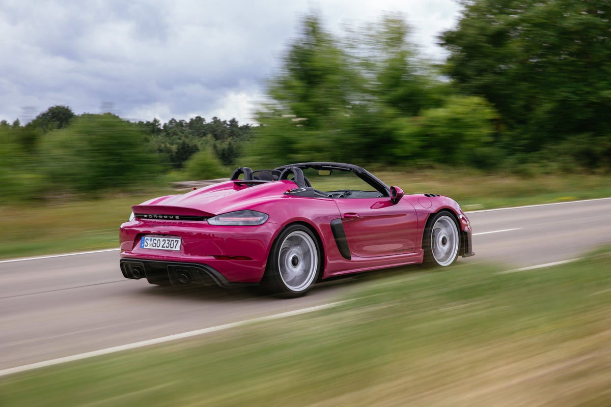 2024-porsche-718-spyder-rs-