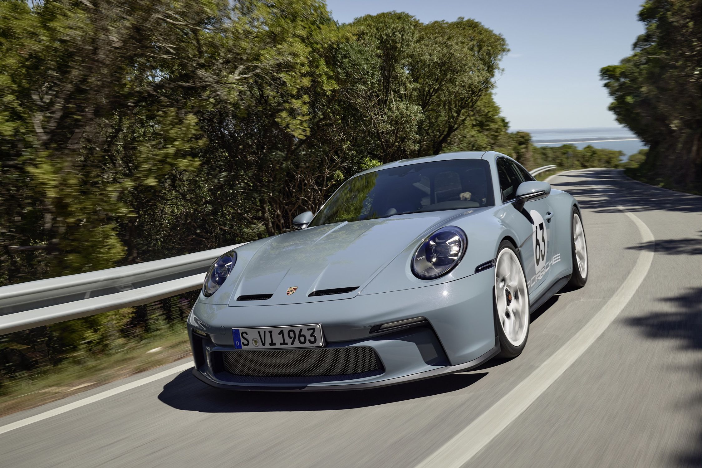 2024 Porsche 911 S/T Is a Manual 911 GT3 RS in a Touring Body