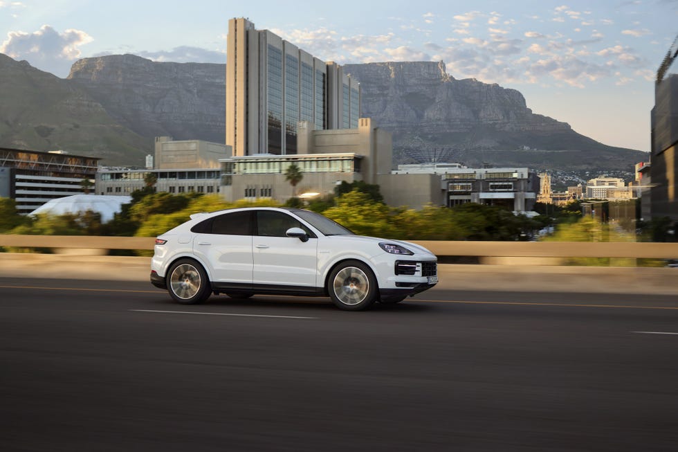 2024 porsche cayenne