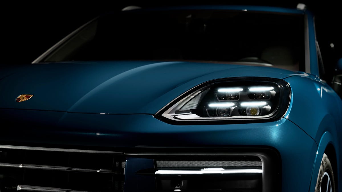 2024 porsche cayenne teaser