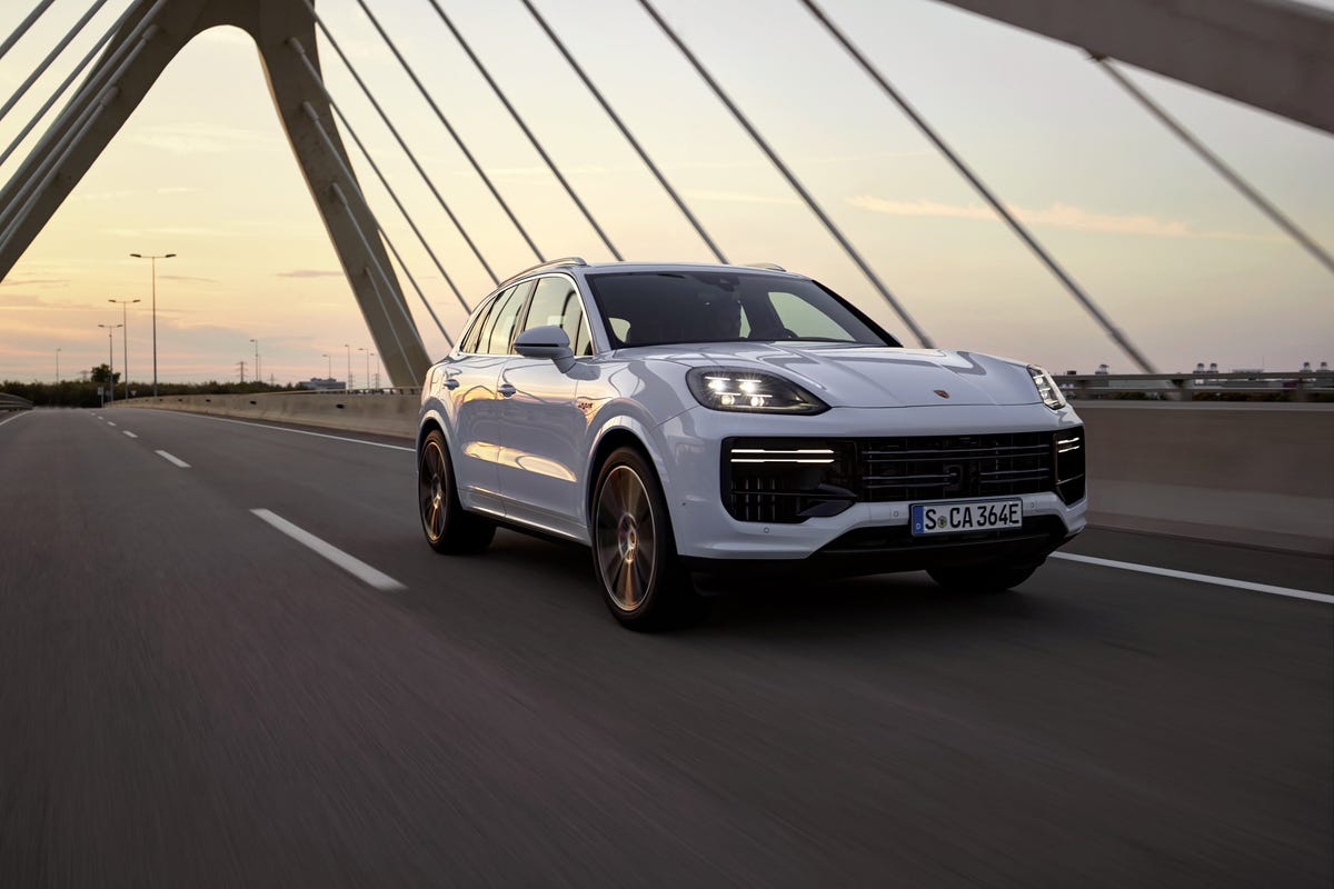 2025 Porsche Cayenne Turbo E-Hybrid Review, Pricing, and Specs