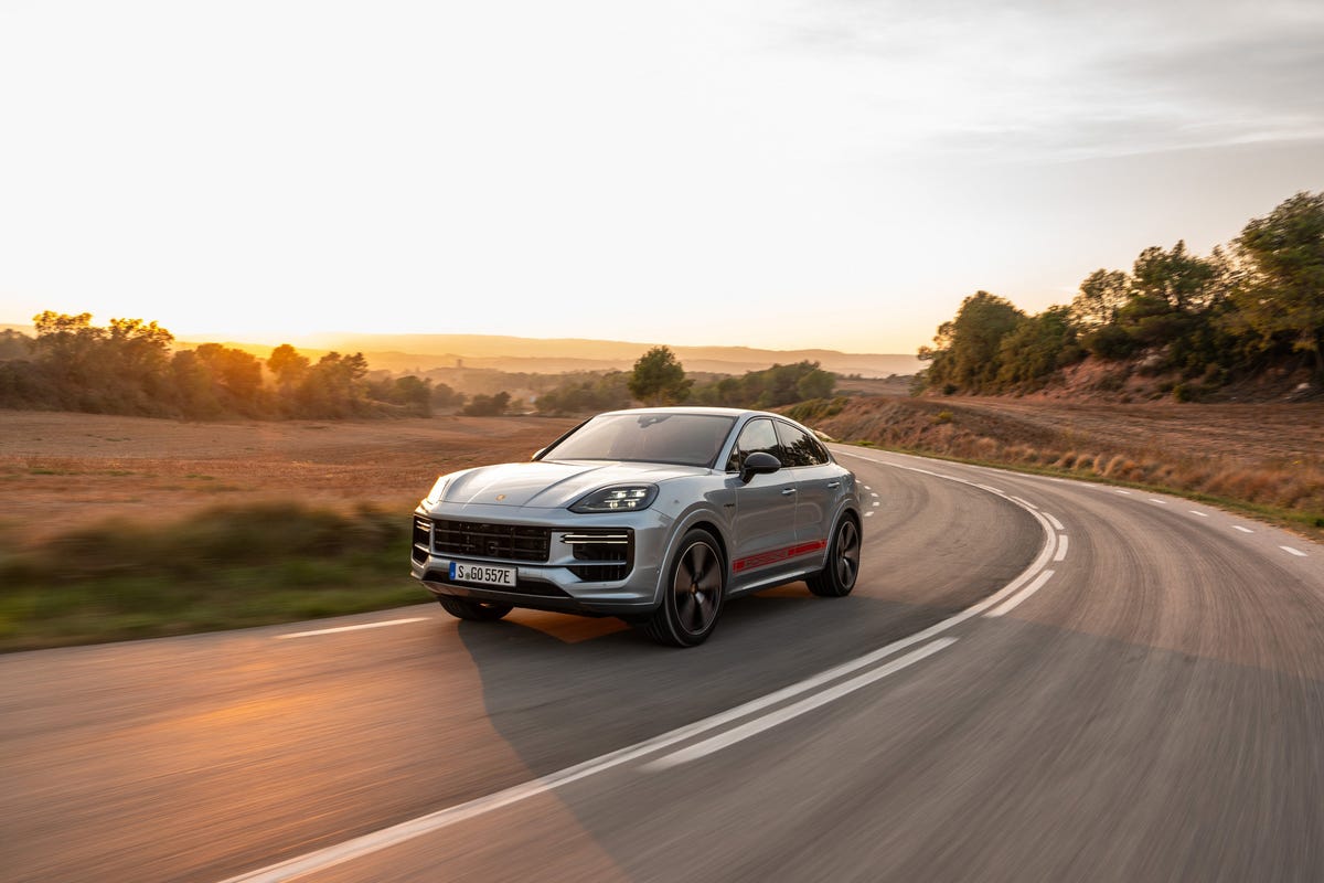 2020 Porsche Cayenne Hybrid E-Hybrid Coupe AWD Features and Specs