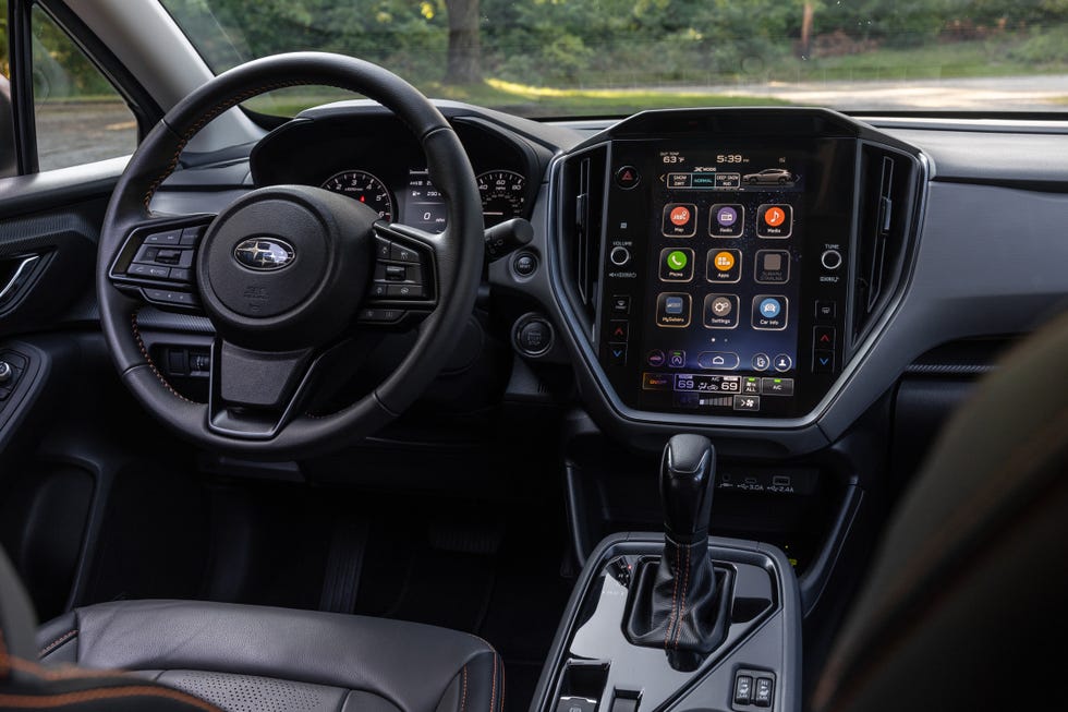 2024 subaru crosstrek limited vs 2023 hyundai kona