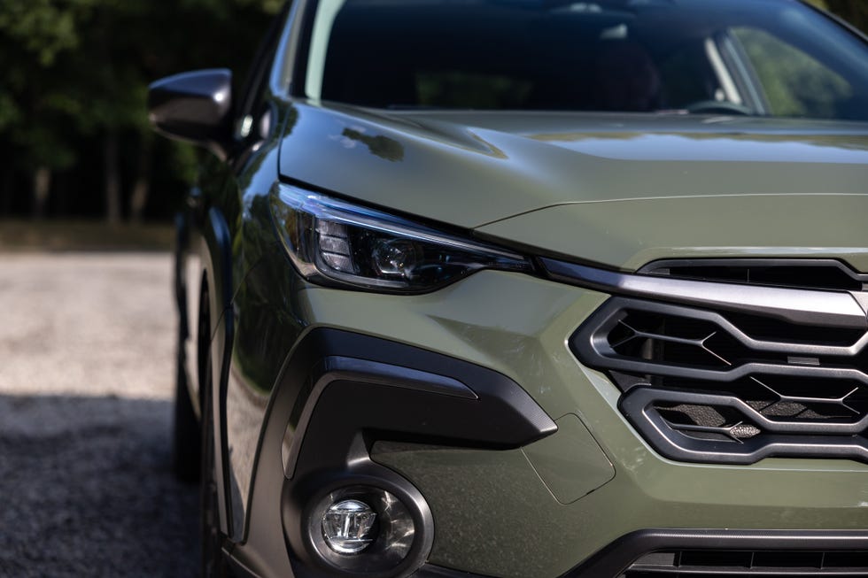 2024 subaru crosstrek limited vs 2023 hyundai kona