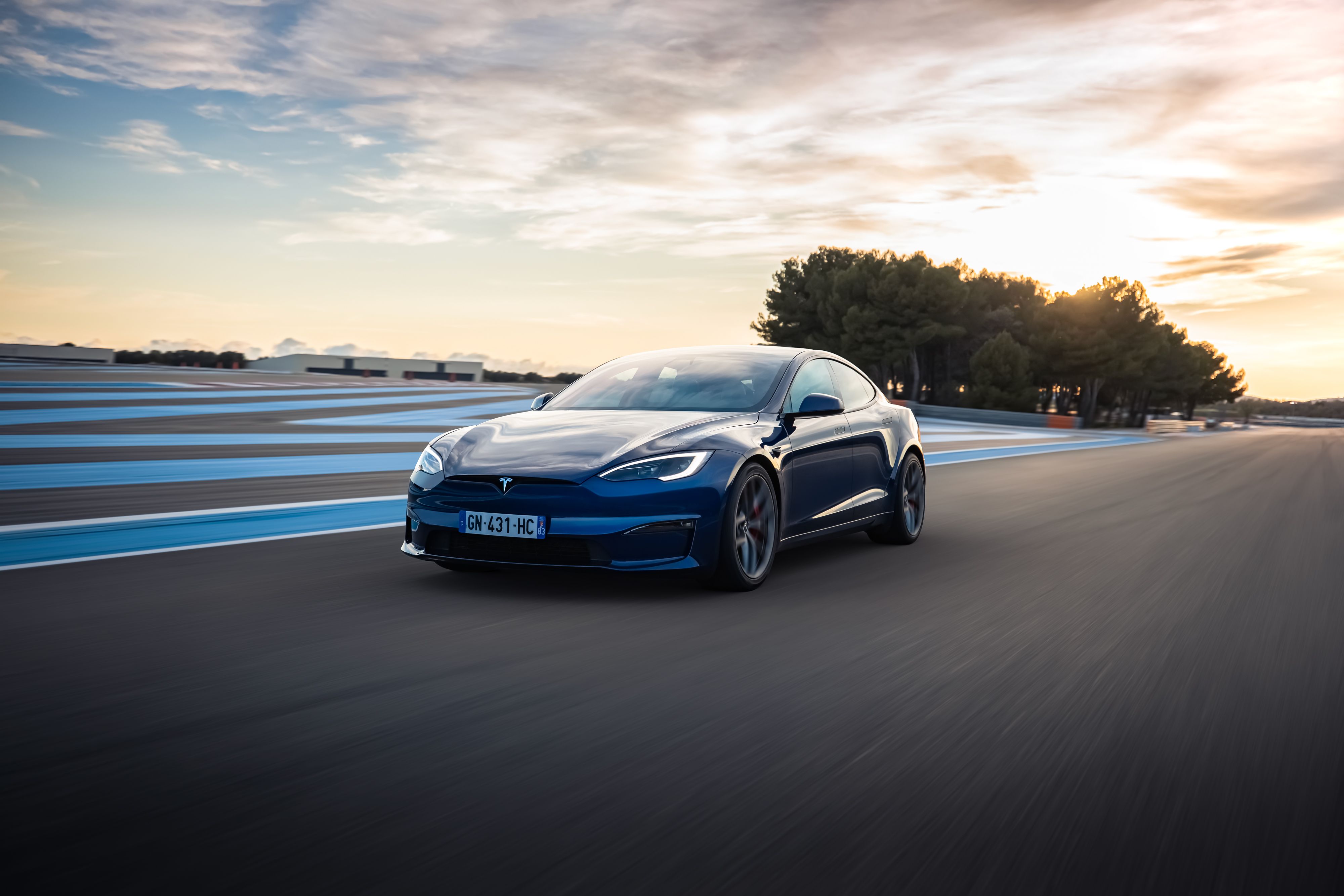 Tesla Model S Features and Specs