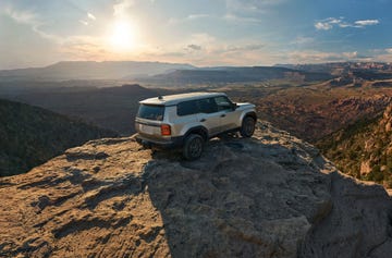 See the Jeep Grand Wagoneer Concept's Light-Up Grille Illuminate